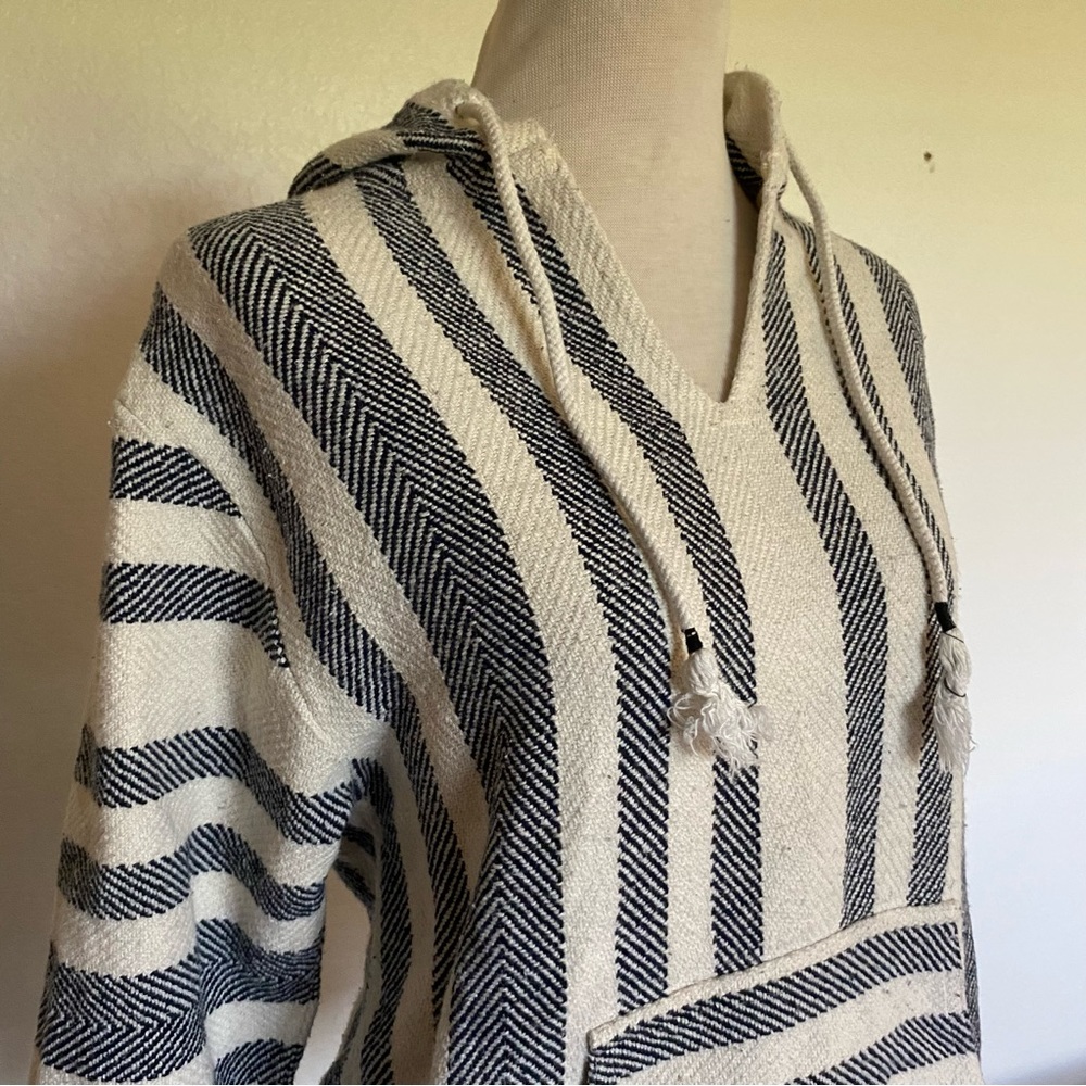 Pullover poncho hoodie